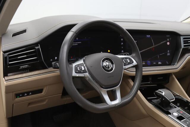Volkswagen TOUAREG 3.0 TDI 286 PK R-Line, Luchtvering, Trekhaak, Panoramadak, Adap. Cruise Control