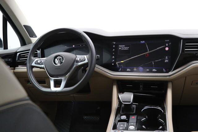 Volkswagen TOUAREG 3.0 TDI 286 PK R-Line, Luchtvering, Trekhaak, Panoramadak, Adap. Cruise Control
