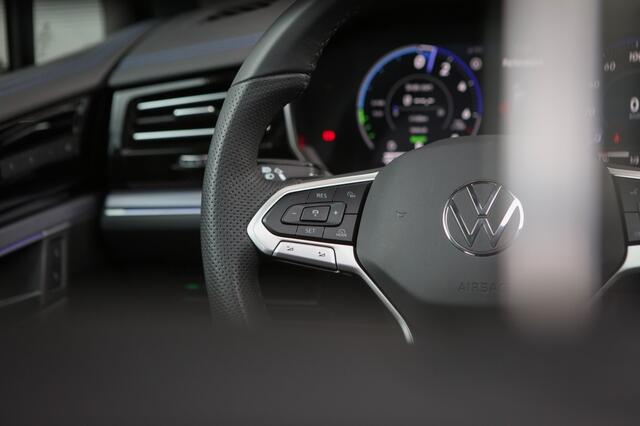 Volkswagen TOUAREG 3.0 TSi eHybr 4MR Ed