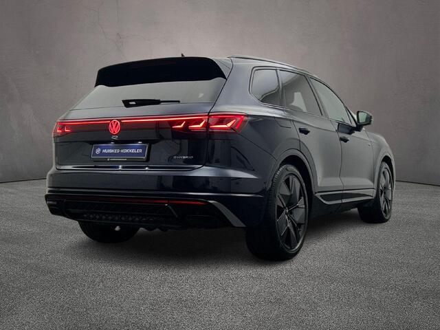 Volkswagen TOUAREG R 3.0 TSI eHybrid 462pk Tiptronic Trekhaak, Luchtvering, Lederen bekleding, 360 camera, Achteruitrijcamera, Adaptive cruise control, LED matrix koplampen