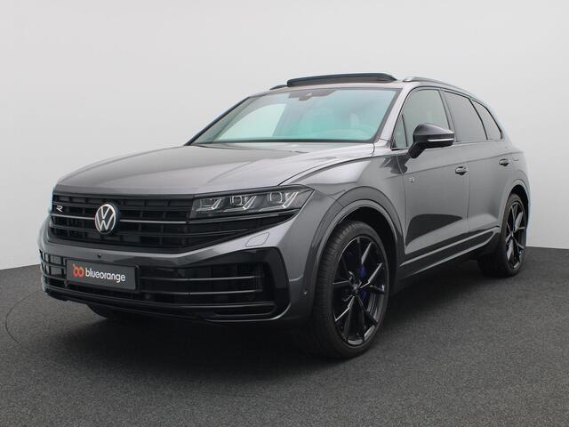 Volkswagen TOUAREG 3.0 TSi eHybrid 4MOTION R Edition 462PK Aut. matrix led, trekhaak, panoramadak, 360gr. camera, leder, luchtvering, keyless, stuur-stoelverwarming, Dynaudio, head-up display, 22" lichtmetaal