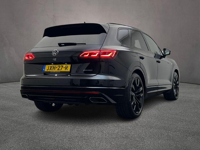 Volkswagen TOUAREG R 3.0 TSI eHybrid 462pk Tiptronic Trekhaak, Head up display, Luchtvering, Panoramadak, Lederen bekleding, Elektrische achterklep, Adaptive cruise control