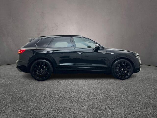 Volkswagen TOUAREG R 3.0 TSI eHybrid 462pk Tiptronic Trekhaak, Head up display, Luchtvering, Panoramadak, Lederen bekleding, Elektrische achterklep, Adaptive cruise control