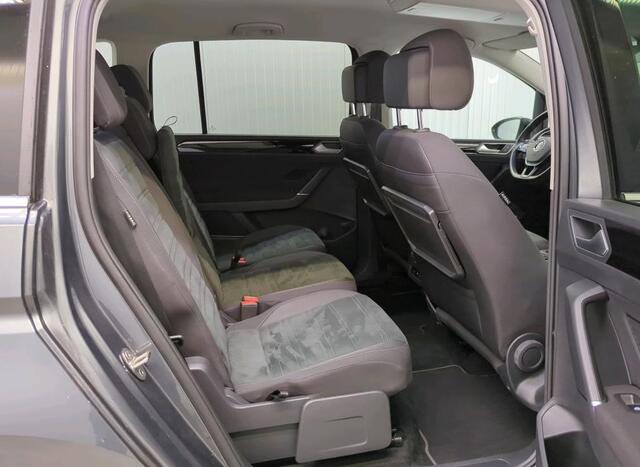 Volkswagen TOURAN 2.0 TDI Dsg Highline Business R R-line Navigatie Camera Acc Dab Led Carplay Sport Comfort Stoelen + Verwarming NL Auto BTW