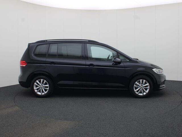 Volkswagen TOURAN 1.5TSI/150PK Comfortline 7p DSG · Navigatie · Parkeersensoren + camera · Stoelverwarming
