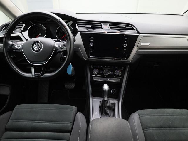 Volkswagen TOURAN 1.5TSI/150PK Comfortline 7p DSG · Navigatie · Parkeersensoren + camera · Stoelverwarming