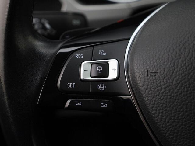 Volkswagen TOURAN 1.5TSI/150PK Comfortline 7p DSG · Navigatie · Parkeersensoren + camera · Stoelverwarming