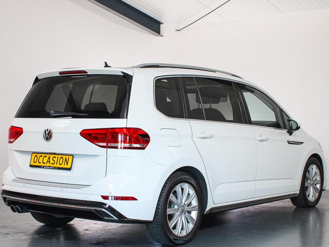 Volkswagen TOURAN 1.4 TSI Highline R-line, 7-Persoons, Panoramadak, LED koplampen, Apple CarPlay, Achteruitrijcamera