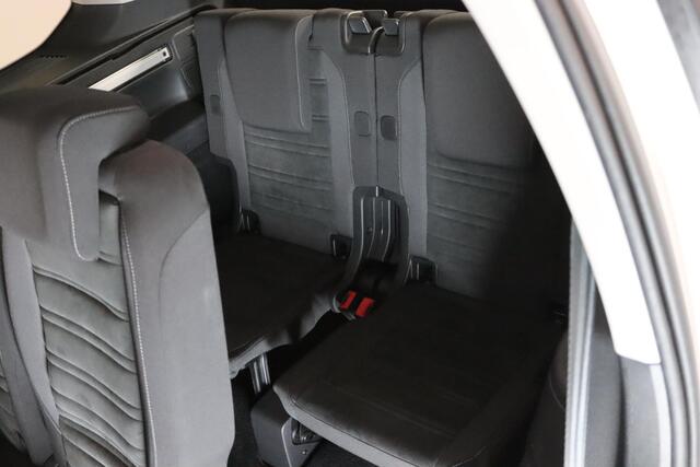 Volkswagen TOURAN 1.4 TSI Highline R-line, 7-Persoons, Panoramadak, LED koplampen, Apple CarPlay, Achteruitrijcamera