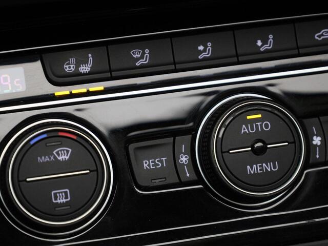 Volkswagen TOURAN 1.5 TSI 150PK Highline 7P. DSG automaat · Panoramadak · Trekhaak · Camera + Parkeersensoren