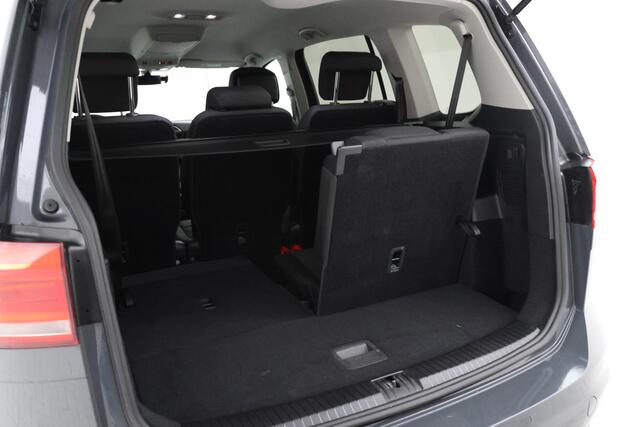 Volkswagen TOURAN 2.0 TDI SCR Highline 7p 7 persoons, apple carplay, navigatie,
