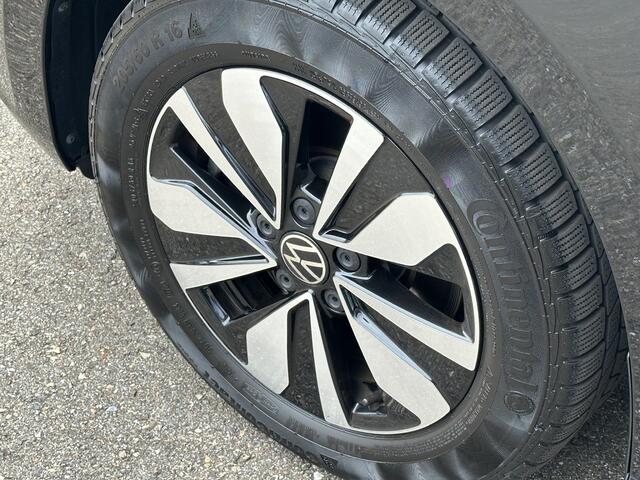 Volkswagen TOURAN 1.5 TSI Comfortline 7-persoons | Keyless | Navi | Camera | Dode hoek | Rijklaar incl. garantie