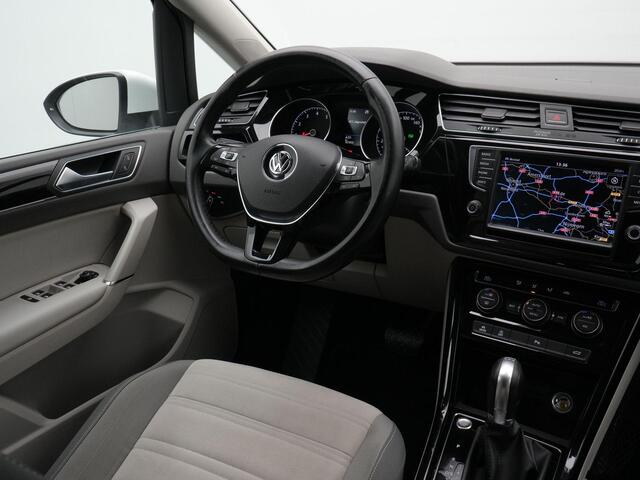 Volkswagen TOURAN 7 persoons 1.4 TSI 150 pk Highline | Trekhaak | LED koplampen | Adaptive Cruise | Achteruitrijcamera | 17 inch