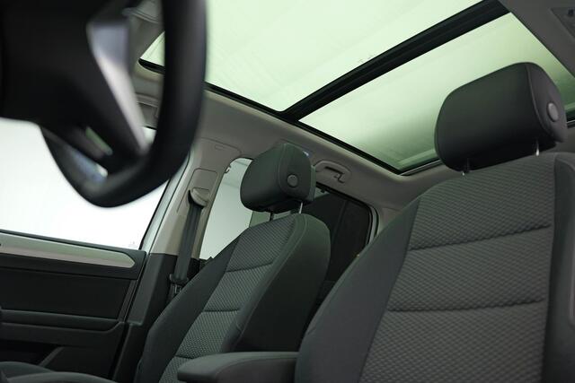 Volkswagen TOURAN 1.5 TSI Highline Business R 7p |Pano|Dodehoek|ACC|Camera|
