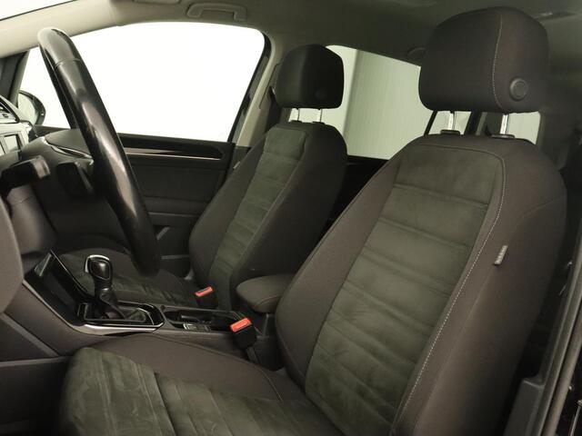 Volkswagen TOURAN 1.4 TSI Highline 7-persoons | Stoelverwarming | Adaptive cruise | Massage | Navigatie | Parkeerhulp | Climate control