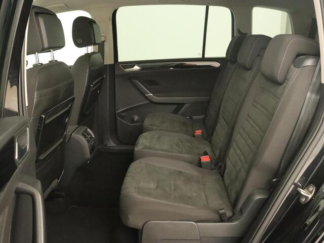 Volkswagen TOURAN 1.4 TSI Highline 7-persoons | Stoelverwarming | Adaptive cruise | Massage | Navigatie | Parkeerhulp | Climate control