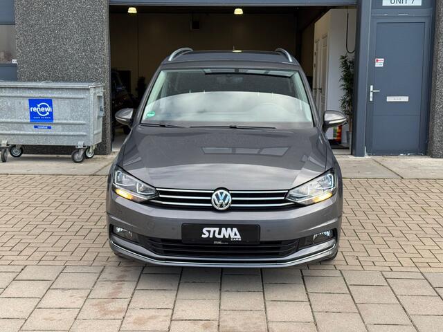 Volkswagen TOURAN 1.4 TSI Highline | DSG Automaat | Sound | Dealer Onderhouden | Trekhaak | Carplay | ACC | Climate | Stoelverwarming | Navigatie | Spiegelpakket | Front Assist | 2 X PDC | Garantie
