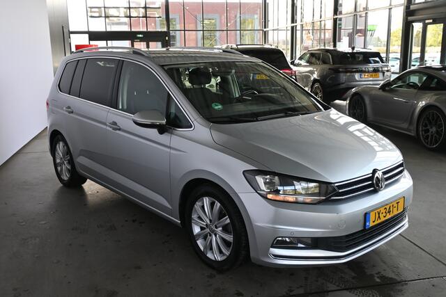 Volkswagen TOURAN 1.2 TSI Highline 7 Persoons StoelMassage/verwarming Navigatie Goed Onderhouden! Inruil Mogelijk!