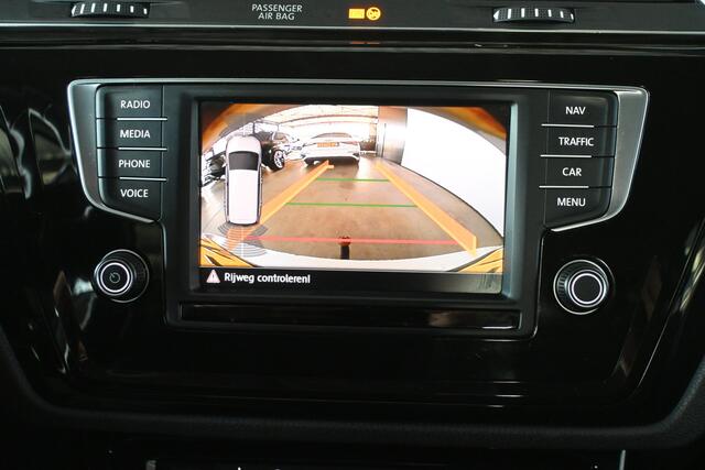 Volkswagen TOURAN 1.2 TSI Highline 7 Persoons StoelMassage/verwarming Navigatie Goed Onderhouden! Inruil Mogelijk!