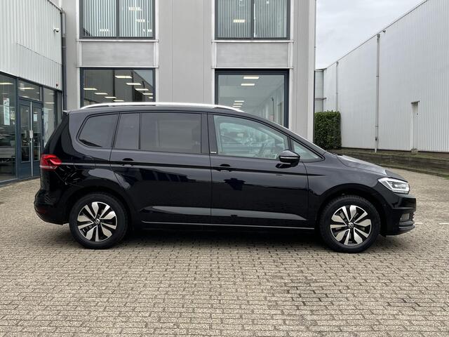 Volkswagen TOURAN 1.5 TSI Comfortline Business 7p | Navi/Adapt.Cruise/Clima/Camera/Privacy Glass/Apple CarPlay-Android Auto