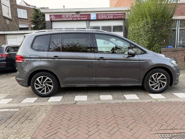Volkswagen TOURAN 1.4 TSI Highline SOUND NAVI CARPLAY TREKHAAK