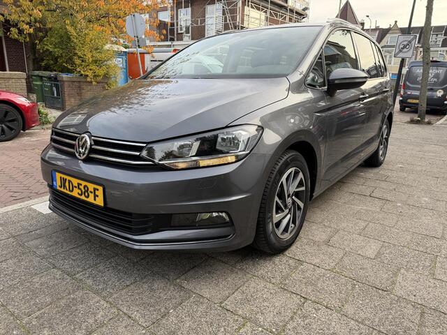 Volkswagen TOURAN 1.4 TSI Highline SOUND NAVI CARPLAY TREKHAAK