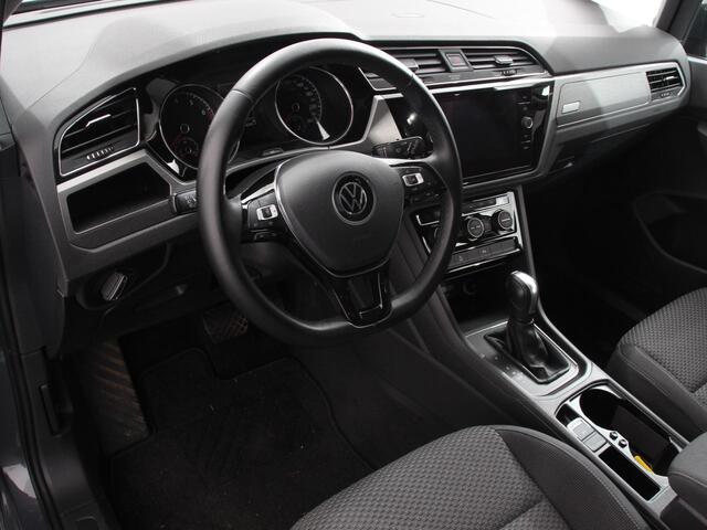 Volkswagen TOURAN 1.5 TSI DSG Comfortline 7p Navigatie Apple Carplay/Android Auto Parkeersensoren Adaptive Cruise Control Stoelverwarming Climate Control
