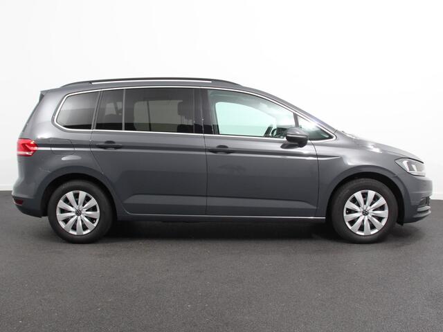 Volkswagen TOURAN 1.5 TSI DSG Comfortline 7p Navigatie Apple Carplay/Android Auto Parkeersensoren Adaptive Cruise Control Stoelverwarming Climate Control