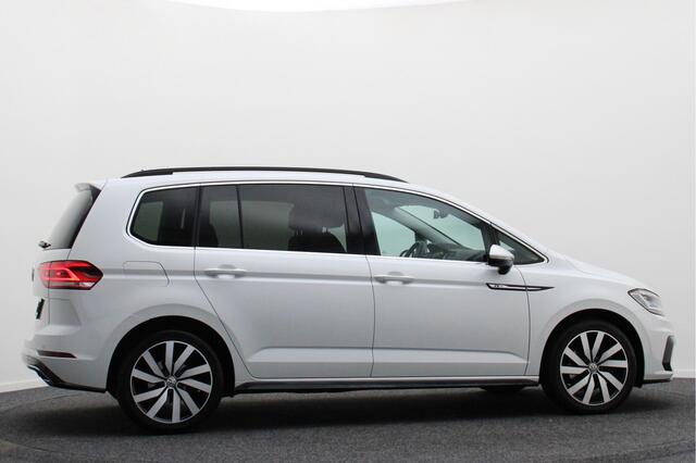 Volkswagen TOURAN 1.4 TSI DSG Highline Edition R-Line 7p Climate, ACC, Stuur/Stoel Verwarming, Apple Carplay, LED, Trekhaak, 18''
