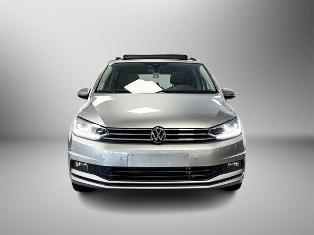 Volkswagen TOURAN 1.5 150pk TSI Highline 7p Panoramaschuif-kanteldak | Navigatie 'Discover Media' | Koplampverlichting led