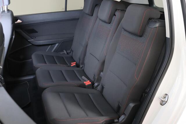 Volkswagen TOURAN 1.4 TSI R-line 7-Persoons Trekhaak, Apple Carplay/ Andriod auto, ACC,