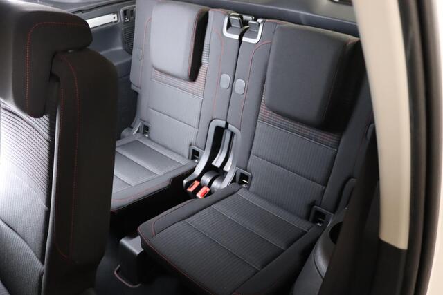 Volkswagen TOURAN 1.4 TSI R-line 7-Persoons Trekhaak, Apple Carplay/ Andriod auto, ACC,