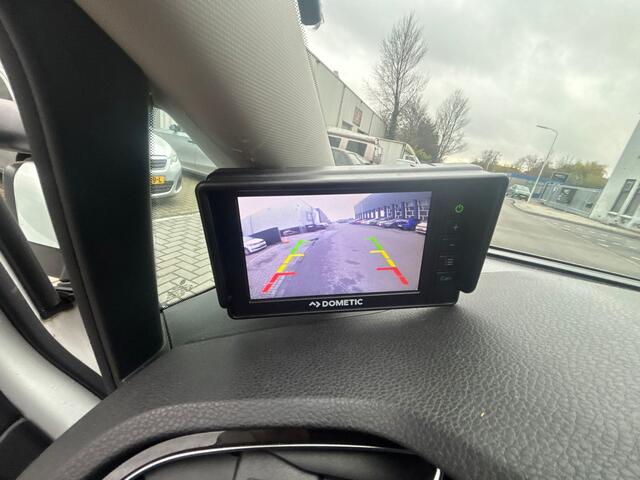 Volkswagen TOURAN 2.0 TDI AUTOMAAT / 174 DKM / HONDENWAGEN