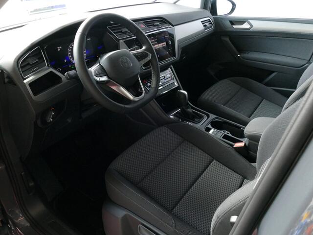 Volkswagen TOURAN 1.5 TSI 150PK 7P CARPLAY NAVI CAMERA LED ELEK.KLEP VIR.COCKPIT DODE.HOEK DET. STOELVERW KEYLESS 7P 7PERS 11/2024 "Volkswagen rijden begint bij Topautos.nl - 75 topmodellen direct op voorraad!"