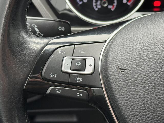 Volkswagen TOURAN 1.0 TSI 115PK Highline 7p AdaptiveCruise AppleCarplay Camera 7-Persoons