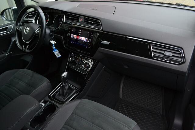 Volkswagen TOURAN 1.4 TSI DSG Highline LED/ACC/Trekhaak/Automaat