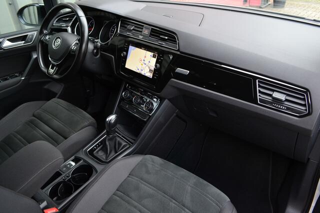 Volkswagen TOURAN 1.5 TSI DSG Highline R-Line LED/ACC/Keyless