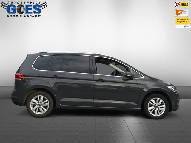 Volkswagen TOURAN 1.5 TSI Highline stoel verw+massage/carplay/7 zitter