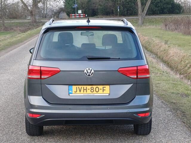 Volkswagen TOURAN 1.5 TSI Comfortline Business 7p / Cruisecontrol / Camera / Carplay