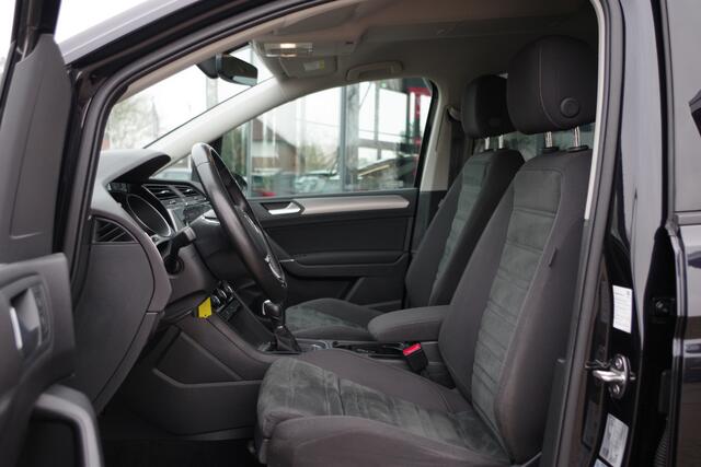 Volkswagen TOURAN 1.6 TDI Automaat 116 PK SCR Comfortline BNS, Trekhaak, Adap. Cruise Control, Massage, Camera