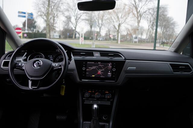 Volkswagen TOURAN 1.6 TDI Automaat 116 PK SCR Comfortline BNS, Trekhaak, Adap. Cruise Control, Massage, Camera