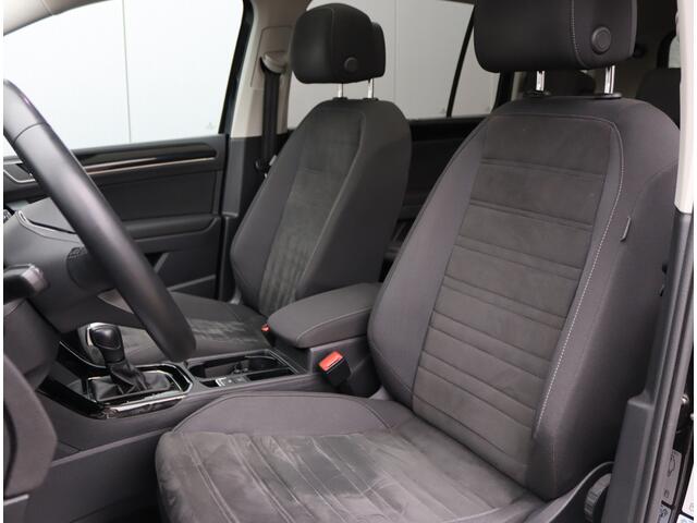 Volkswagen TOURAN 1.5 TSI Highline 7p | Panoramadak | Virtual | Keyless | ACC