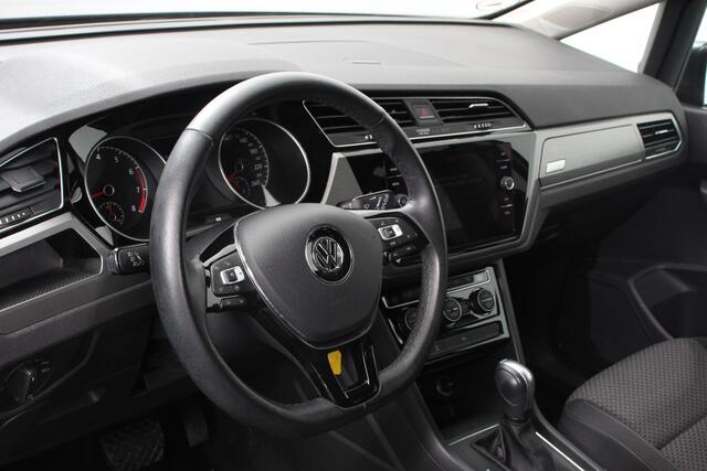 Volkswagen TOURAN 1.5 TSI 150pk DSG Comfortline 7p | Navigatie | Apple Carplay/Android Auto | Climate Control | Cruise Control Adaptive | Stoelverwarming | Parkeer sensoren