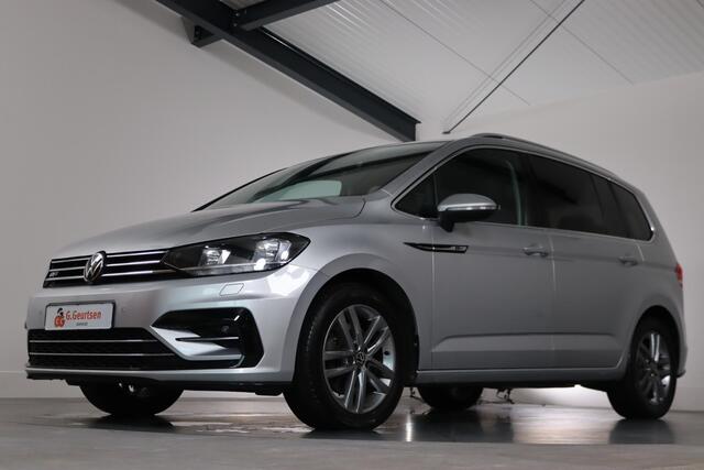 Volkswagen TOURAN 1.5 TSI Highline R-line 7-Persoons, Trekhaak, ACC, Stoel/Stuurverwarming, Keyless
