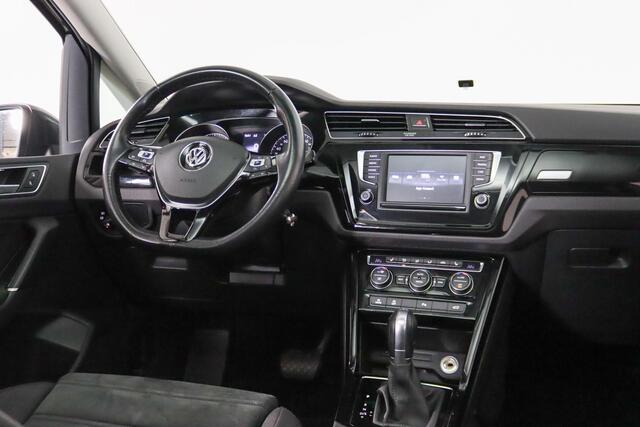Volkswagen TOURAN 1.8 TSI Highline 7-Persoons, LED, Massage stoelen, ACC,