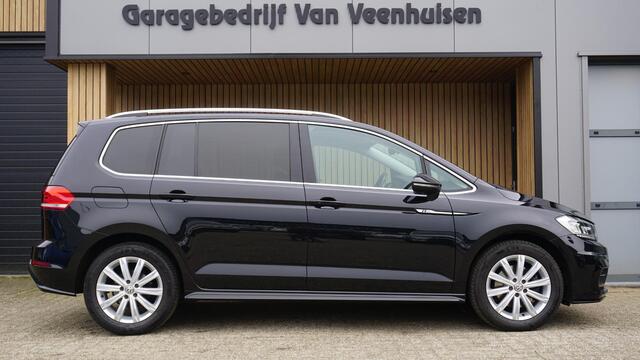 Volkswagen TOURAN 1.5 TSI 150PK 7-Zits DSG R-Line & Highline LED Keyless 17inch LM Stoel & Stuurverwarming *Unieke nette staat*