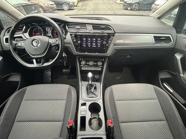 Volkswagen TOURAN 2.0 TDI SCR AUTOMAAT / 151 DKM / DEALER ONDERHOUDEN