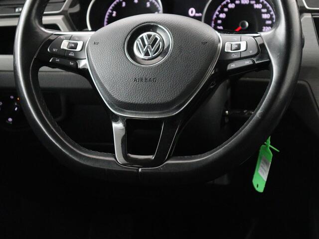 Volkswagen TOURAN 1.2 TSI Comfortline | Trekhaak | Camera | Navigatie | Climate control | Bluetooth | Cruise control | Parkeerhulp