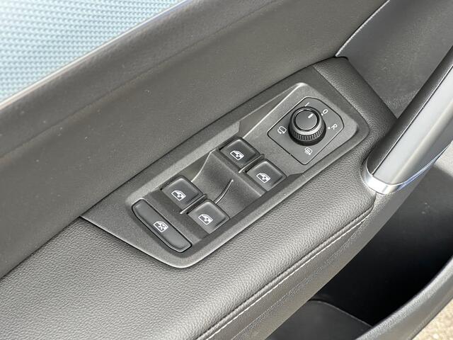 Volkswagen TOURAN 1.5 TSI 150pk Goal | 7-Persoons | Navi | Camera | Dode hoek | Elek. Achterklep | Rijklaar incl. garantie