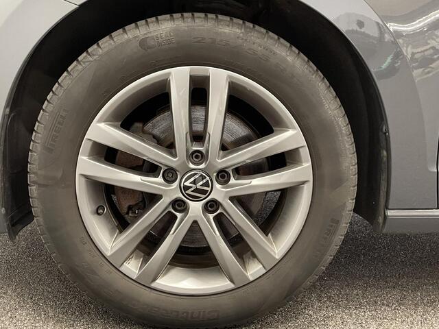 Volkswagen TOURAN 1.5 TSI DSG Highline | Navigatie | Parkeersensoren | Cruise Control | Blind Spot Assist | Stoelverwarming | ErgoActive stoelen | Climate Control